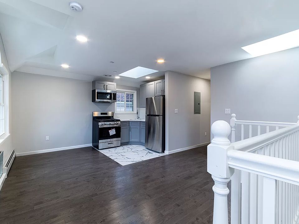 1st image of 172-41 126th Ave #2