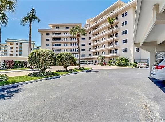 2nd image of 240 Seaview Ct APT 306