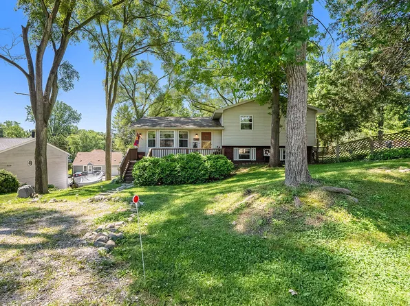 3821 Langley Dr, Pinckney, MI 48169
