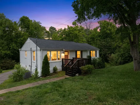 300 Finley Dr, Nashville, TN 37217