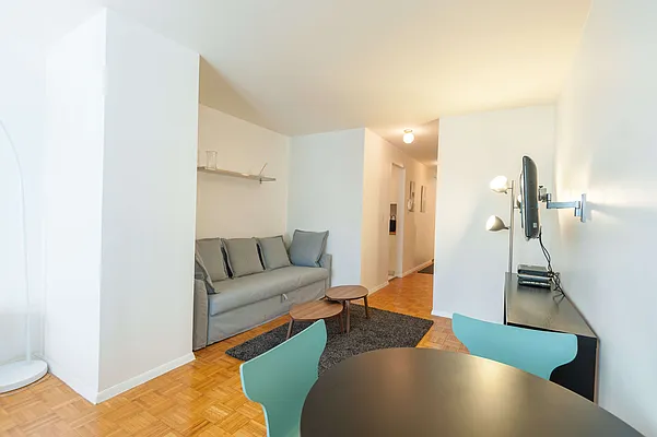 Rented by Solace SMC Inc | media 24