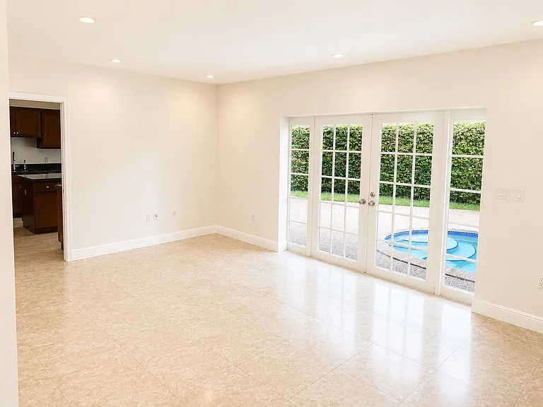 431 Aurelia Ave — Photo 3