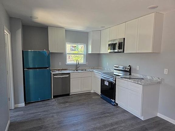3rd image of 703 Rev R A Abercrombie Dr #B