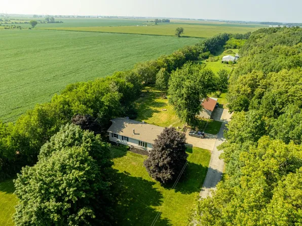 425 E State Road 8, Kouts, IN 46347