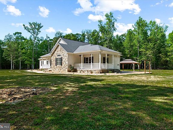 5th image of 9310 Sandy Beach Ln