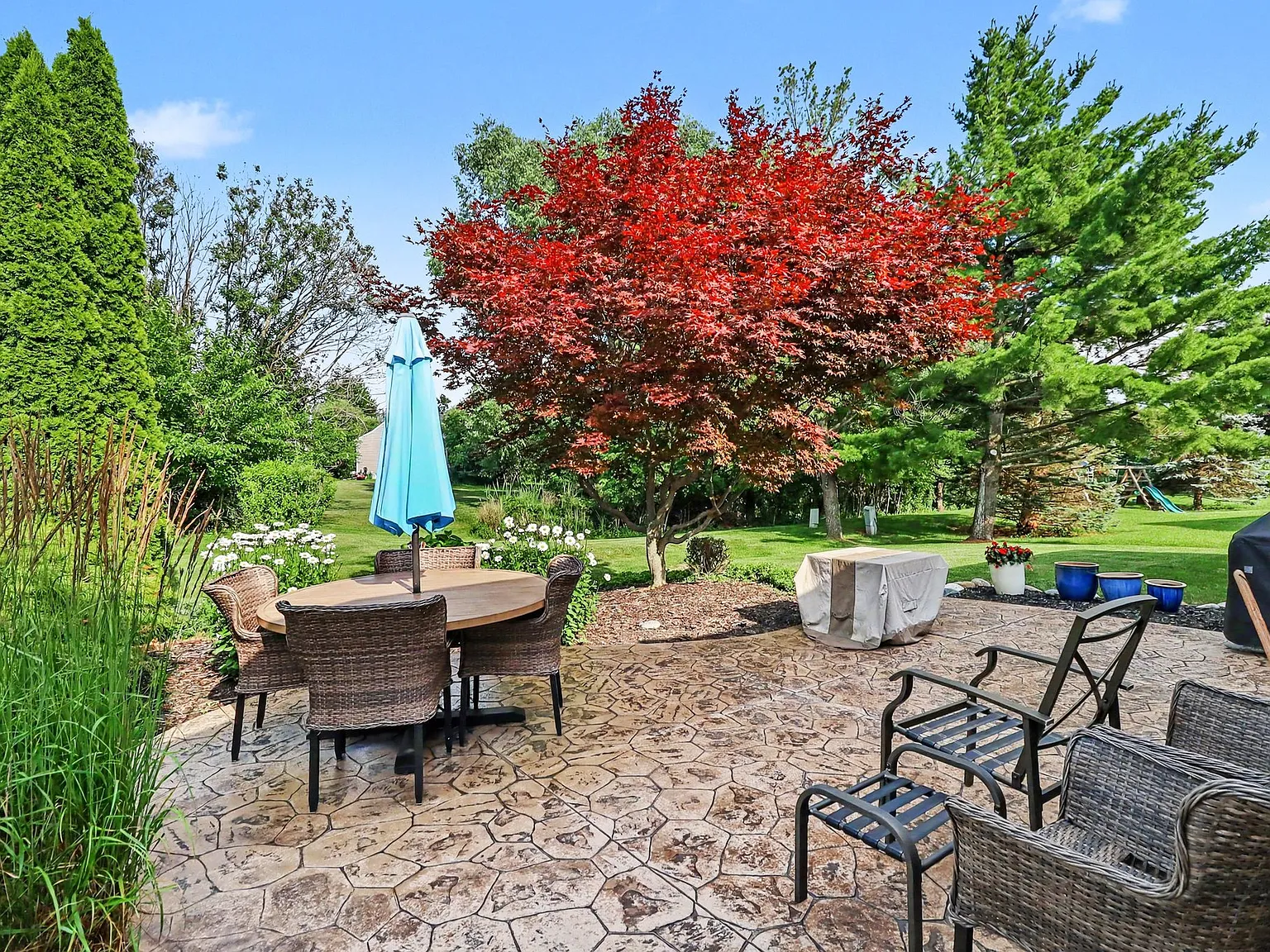 3 bed, 2009 sqft, $3,000 — Photo 4