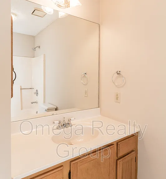 6770 Charles Dr — Photo 32
