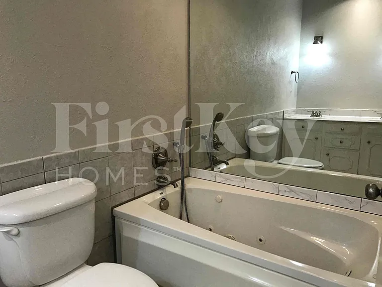 2710 Peachtree Ln — Photo 47
