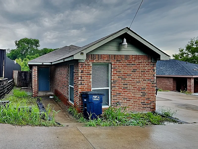 2955 Loving Ave