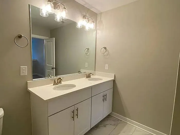 512 Main St — Photo 16