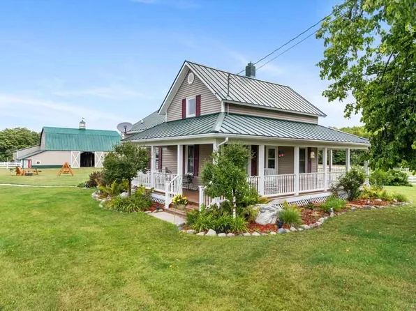 2324 W Van Rd, Pellston, MI 49769