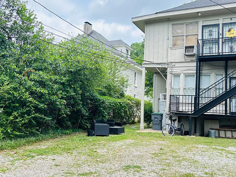 1329 Harbert Ave #9 — Photo 37