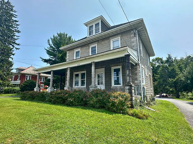 288 W Main St — Photo 2