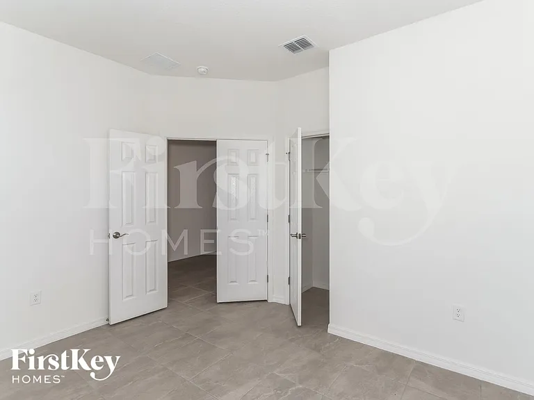 560 Crown Rose Dr — Photo 10