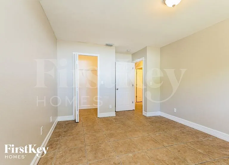 713 McKinley Ave — Photo 12