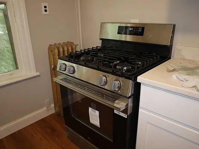 208 Linden Ave #C — Photo 11