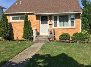 62 Margaret Rd, Amherst, NY 14226