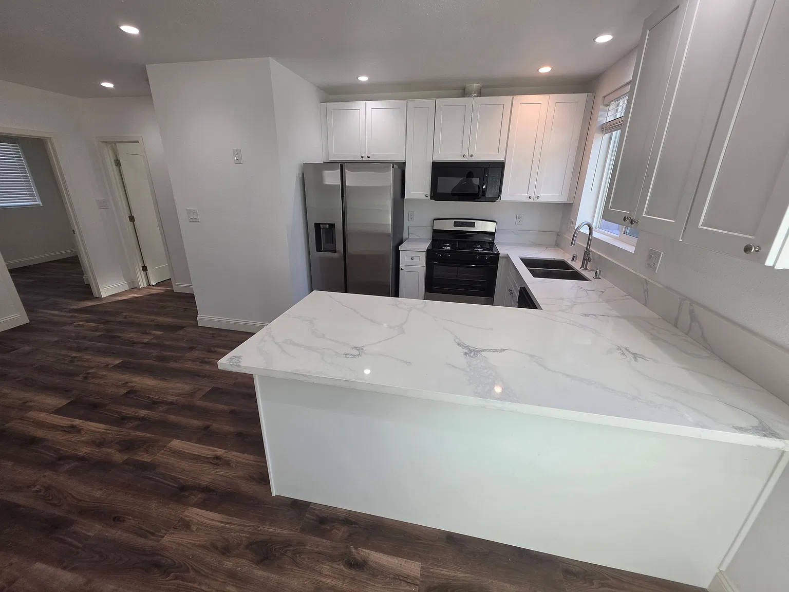 2 bed, $3,000 — Photo 4