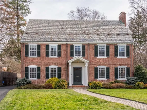 16 Chelsea Lane, West Hartford, CT 06119