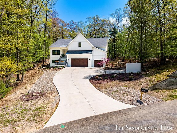 2nd image of 4046 Dunes Pkwy