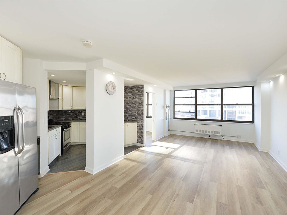 1st image of 7002 Boulevard Unit 21B