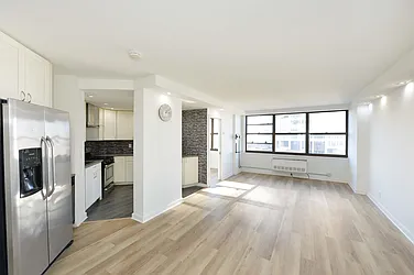 7002 Boulevard, #221B