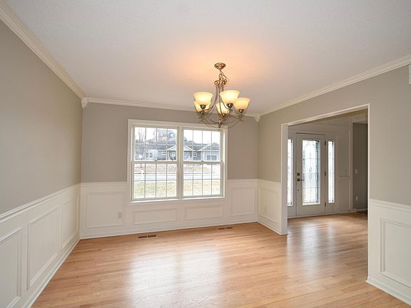 4th image of 747 Willowmere Dr