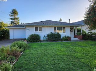 301 Maple St, Brookings, OR 97415