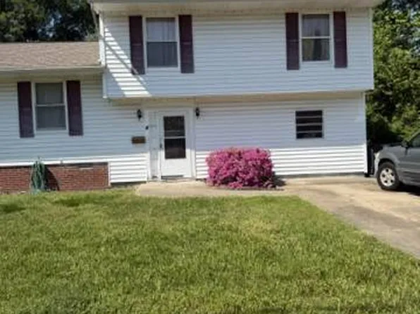 4 Diggs Dr, Hampton, VA 23666