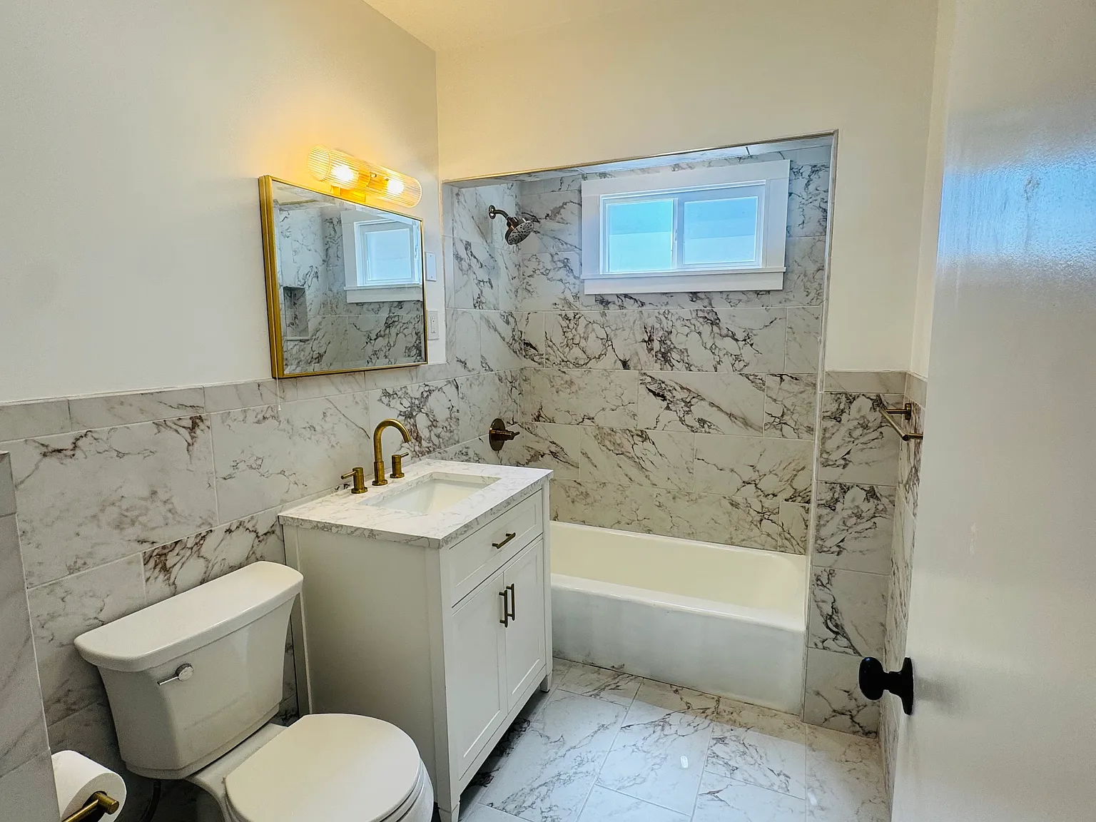 1083 Sumner Ave — Photo 1