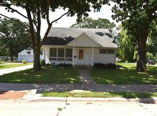 1029 Knapp St, Oshkosh, WI 54902