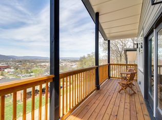 406 Dempsey Ln, Rossville, GA 30741
