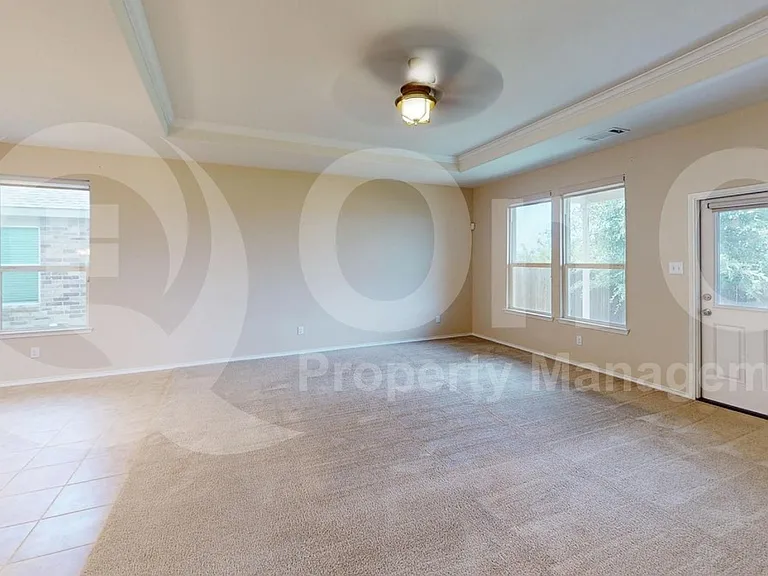 2213 Heaton St — Photo 7