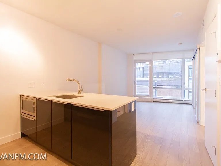 1283 Howe St #701 — Photo 17