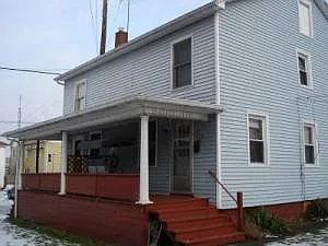 2 bed, 1.0 bath, $550 — Photo 1