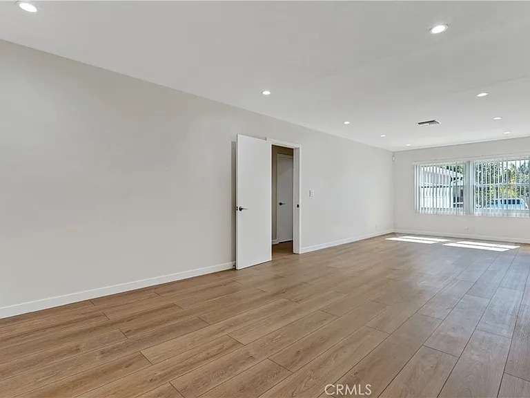 6851 Forbes Ave — Photo 6