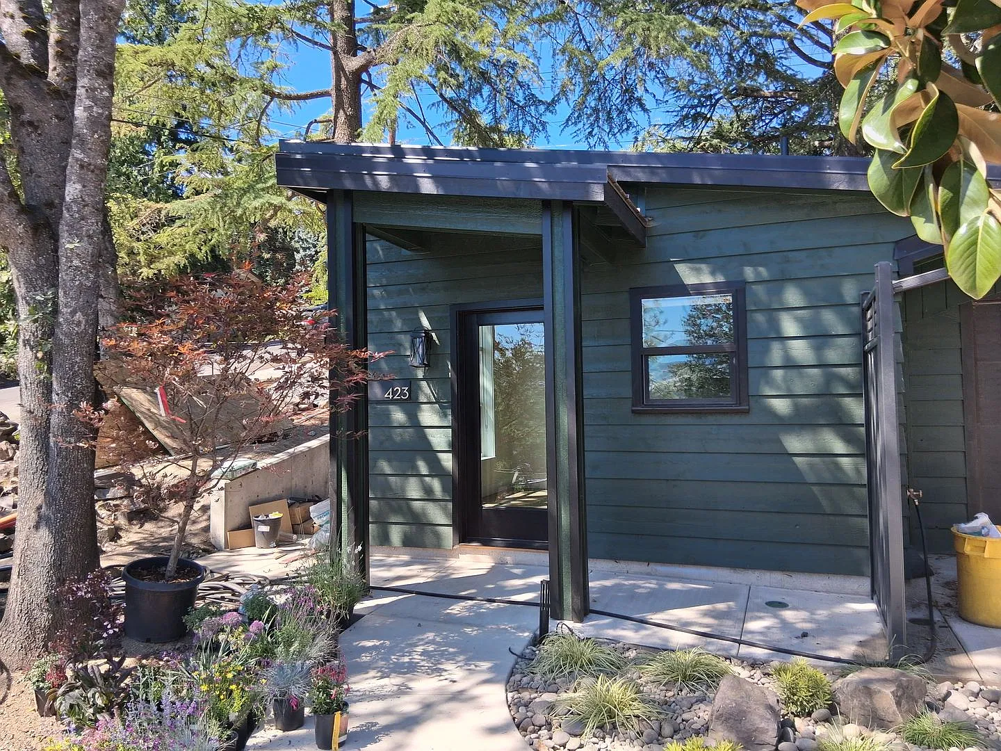 Stylish Newer Built One-bedroom in the Heart of Ashland — Photo 2
