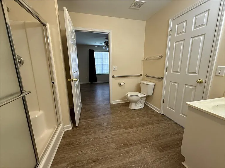 683 Grant St #I — Photo 9