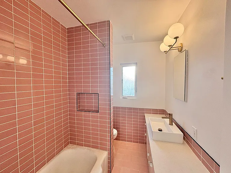 4941 York Blvd — Photo 8