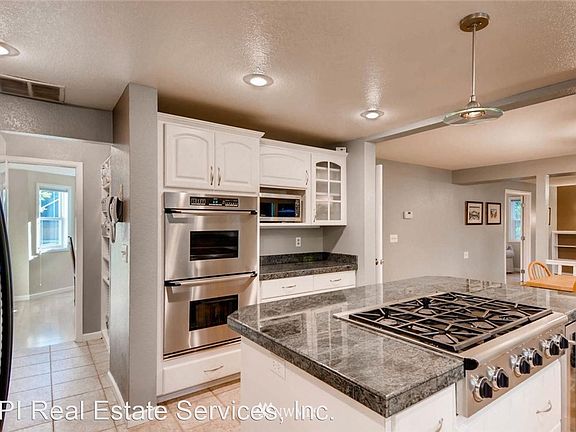 3rd image of 13026 NE 71st St