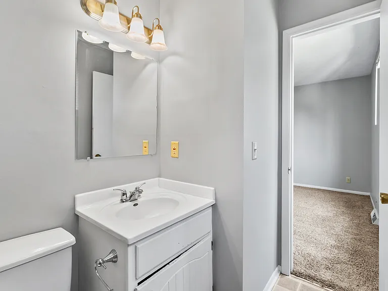 12728 Corby St — Photo 24