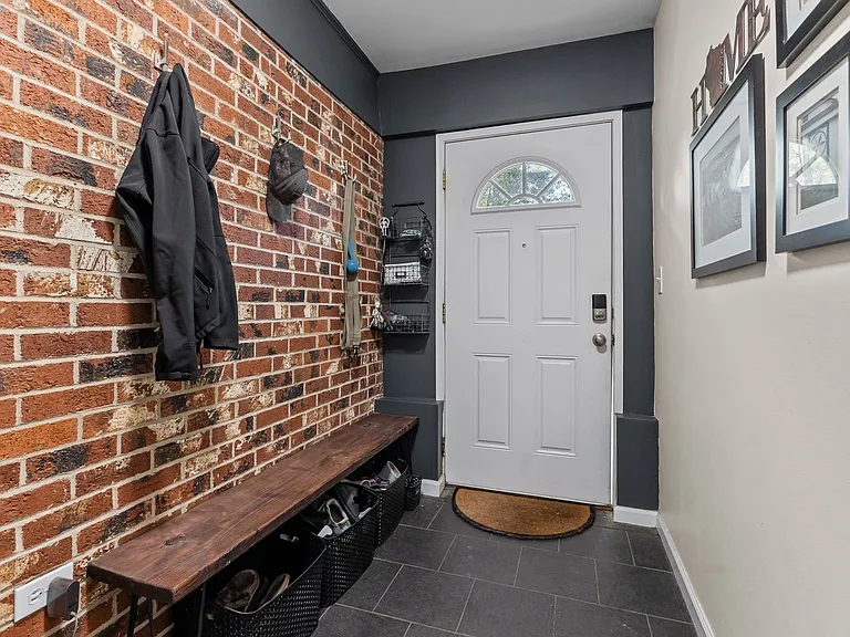 2125 Forest Hills Dr — Photo 15