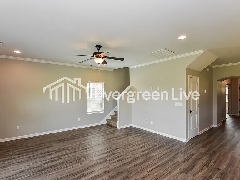 135 White Rock Dr — Photo 4