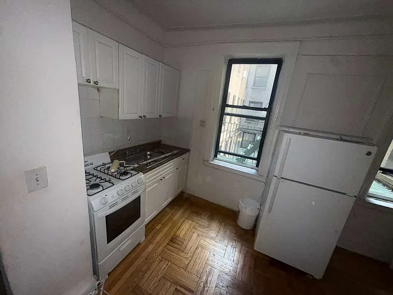 2080-2090 Grand Concourse #B22 — Photo 2