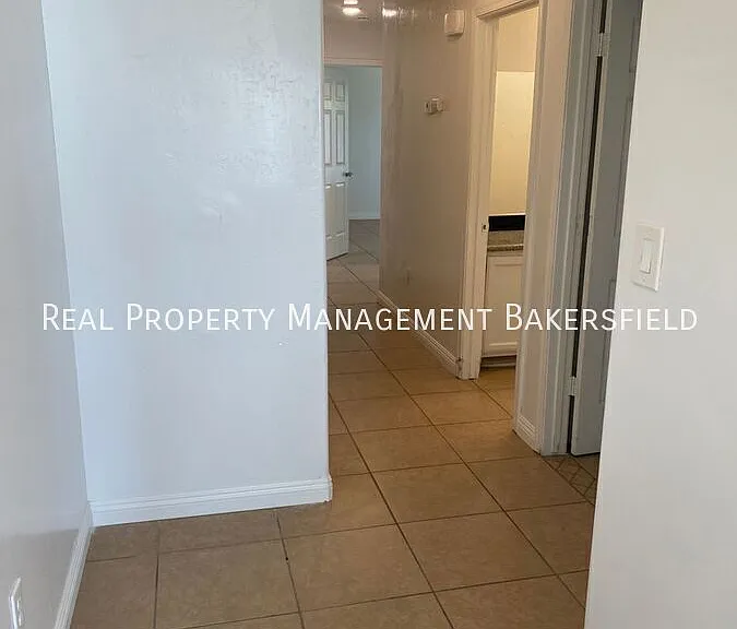 106 E Warren Ave #A — Photo 4