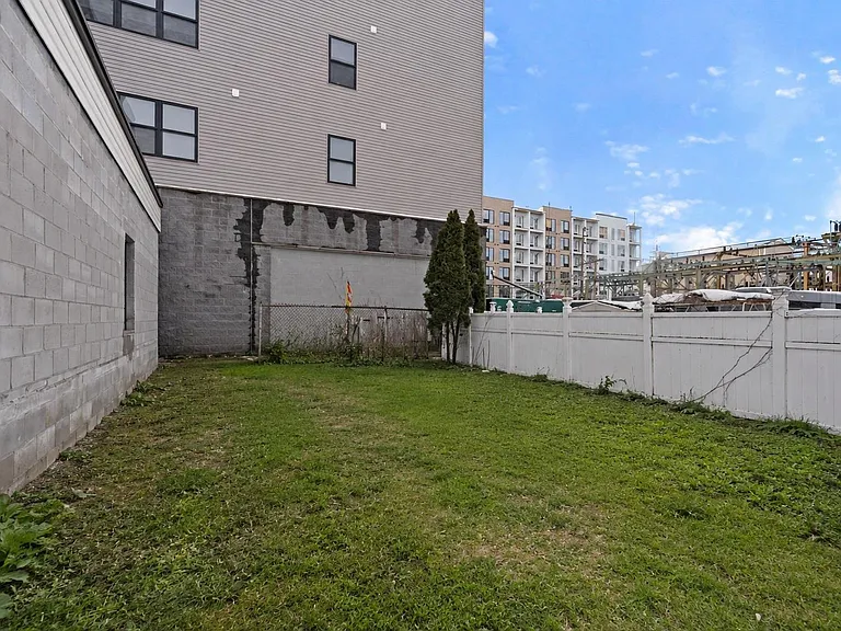 149 Culver Ave #C — Photo 16