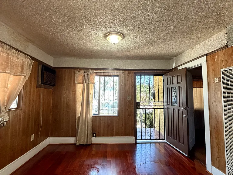 114 S Fresno St — Photo 28