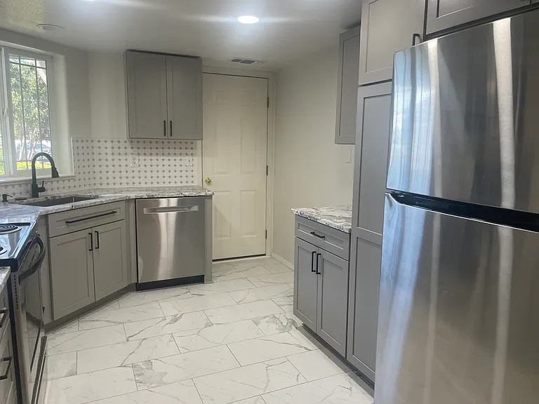 1040 Brandi Way — Photo 19
