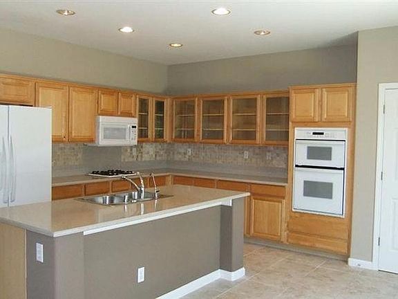 3rd image of 1291 Riverview Ave