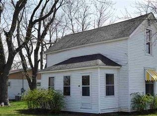 701 E Walnut St, Chalmers, IN 47929